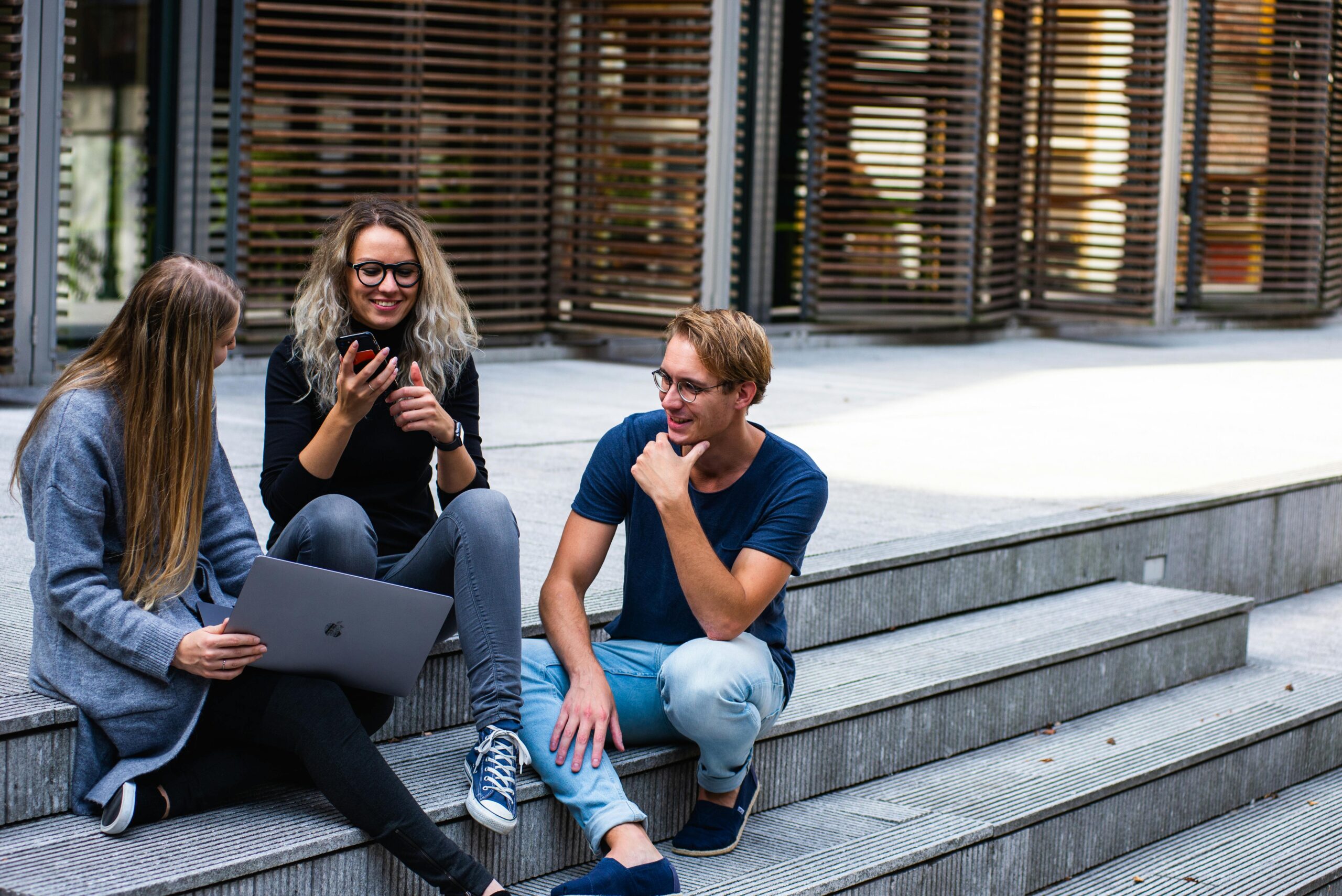 using social media for recruitment