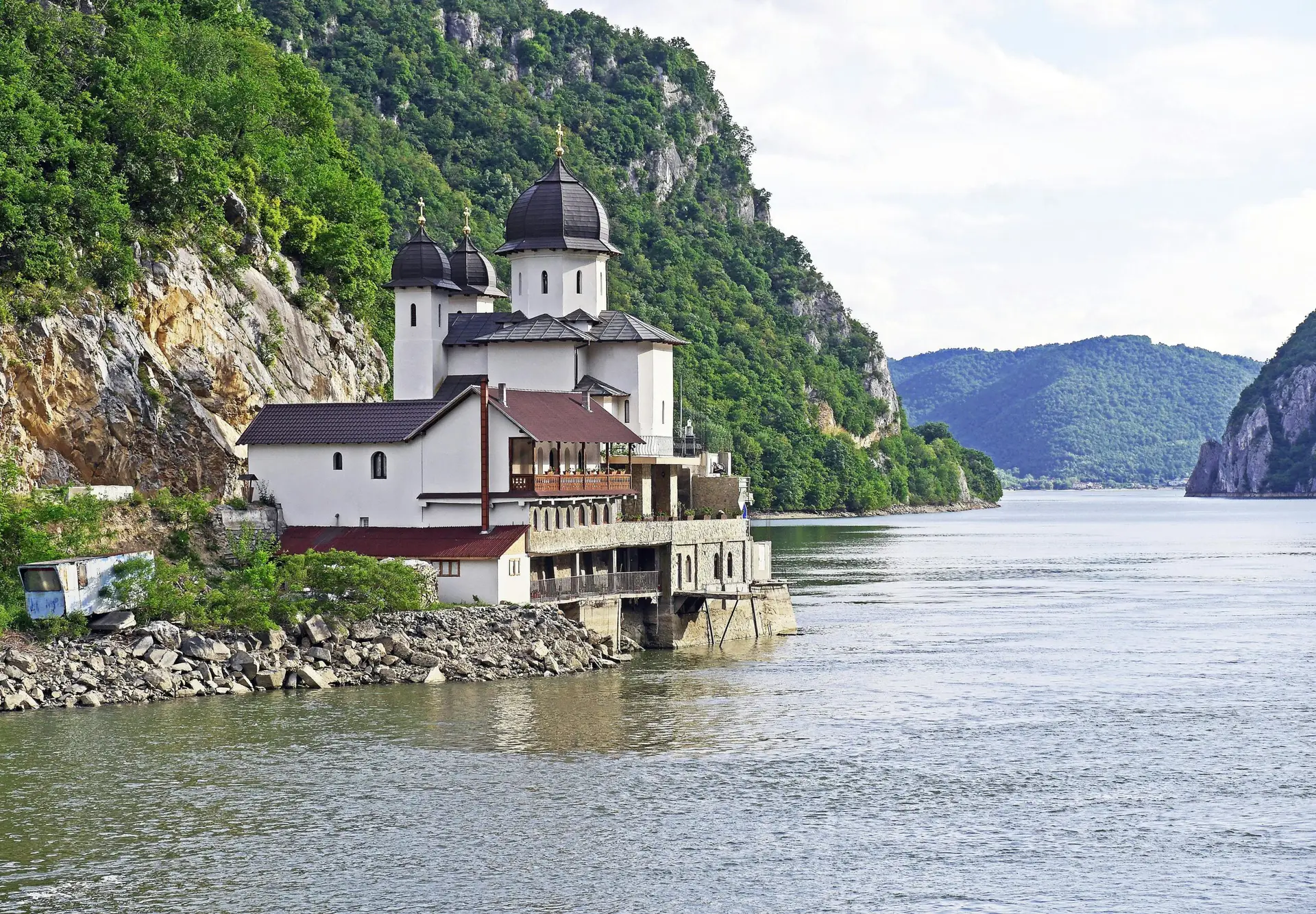holidays and traditions in Serbia
